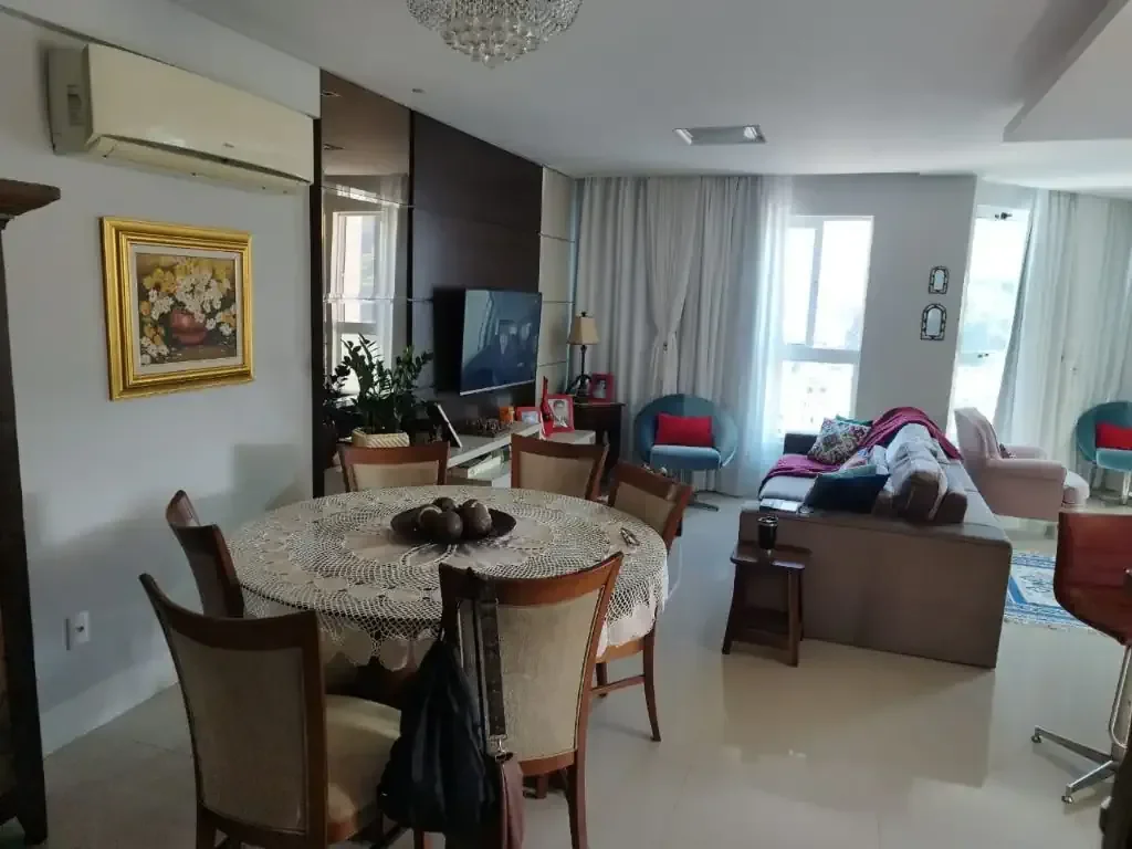 Foto 2 de Apartamento Mobilado com 3 Suítes e 3 Vagas no Centro de Balneário Camboriú – Rua Reta ao Mar | Aceita Financiamento