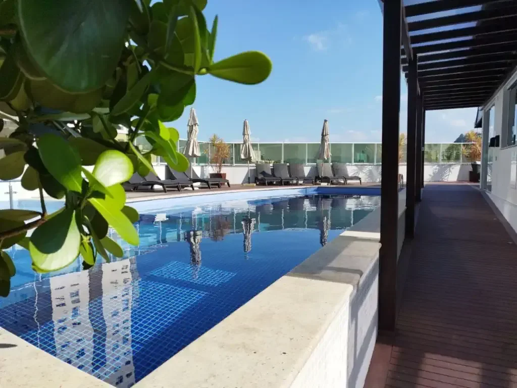Apartamento Mobilado com 3 Suítes e 3 Vagas no Centro de Balneário Camboriú – Rua Reta ao Mar | Aceita Financiamento em Centro, Balneário Camboriú