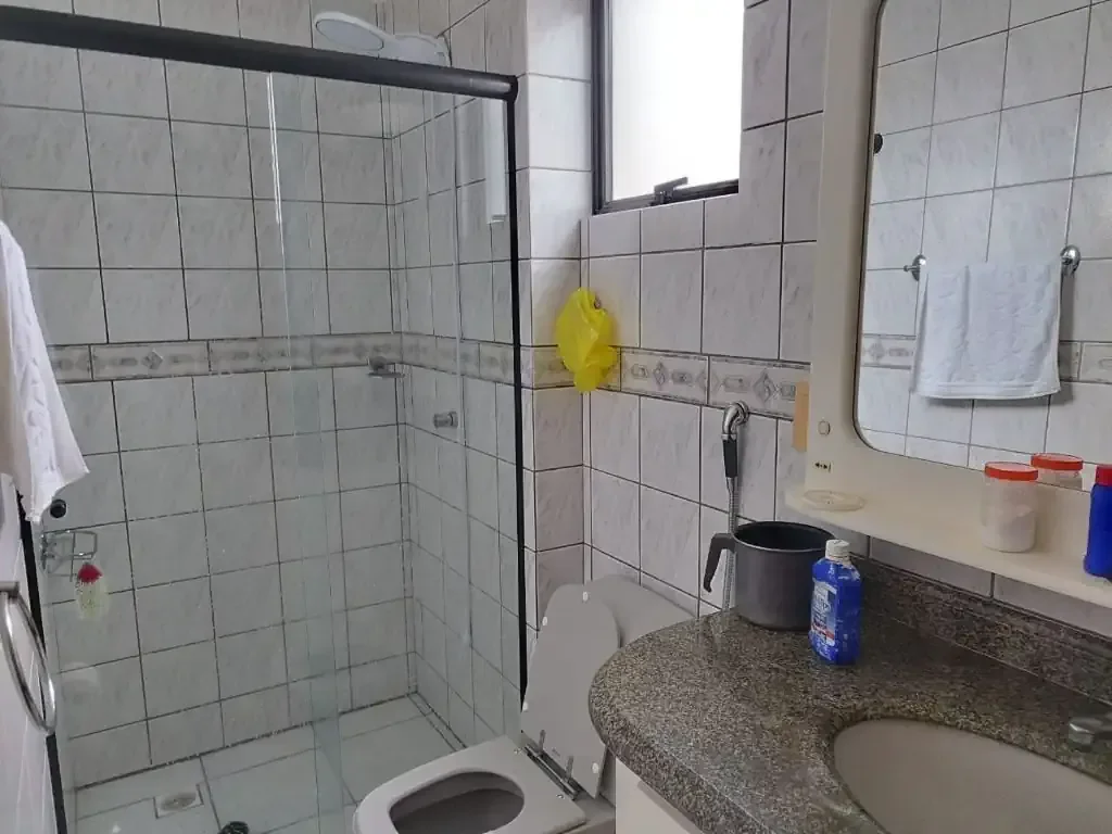 Foto 14 de Apartamento Mobiliado no Centro de Balneário Camboriú – Sacada com Churrasqueira, 2 Vagas e Rua Reta ao Mar