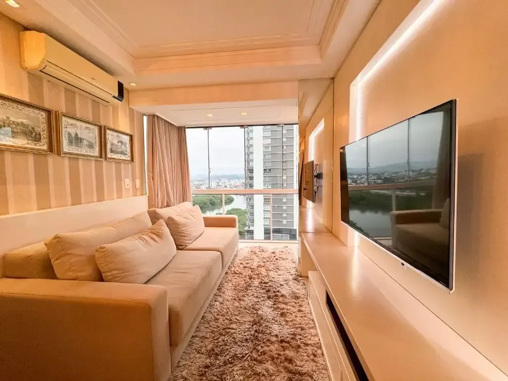 Foto principal de Apartamento Mobilado na Barra Sul em Balneário Camboriú – 100m da Praia, Vista para o Rio Camboriú e Andar Alto