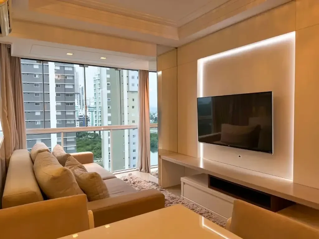 Apartamento Mobilado na Barra Sul em Balneário Camboriú – 100m da Praia, Vista para o Rio Camboriú e Andar Alto em Centro, Balneário Camboriú