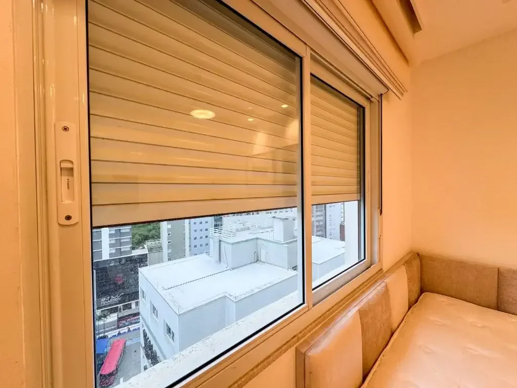 Foto 10 de Apartamento Mobilado na Barra Sul em Balneário Camboriú – 100m da Praia, Vista para o Rio Camboriú e Andar Alto