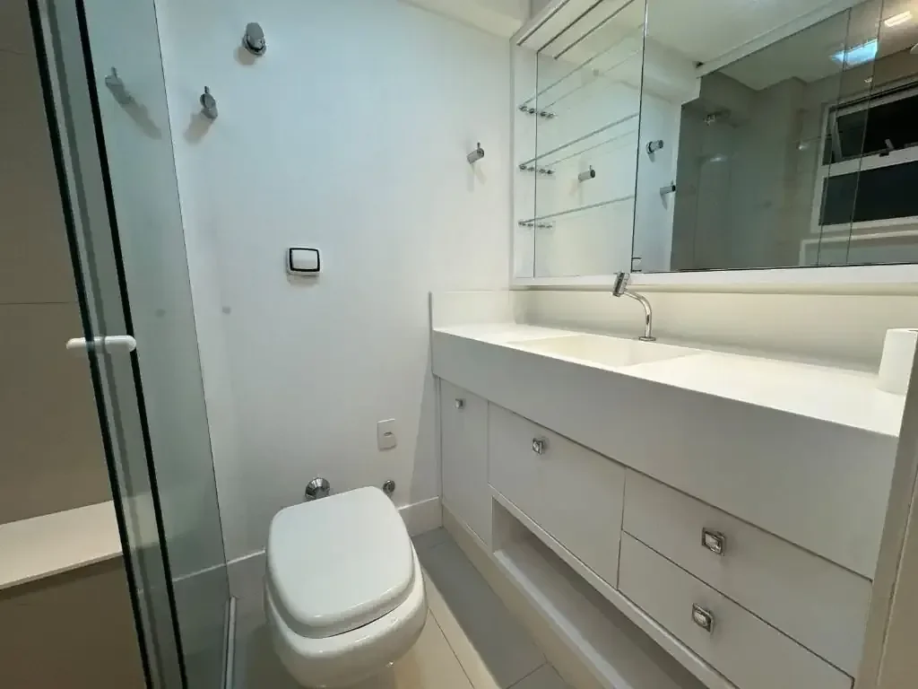 Foto 13 de Apartamento Mobilado na Barra Sul em Balneário Camboriú – 100m da Praia, Vista para o Rio Camboriú e Andar Alto