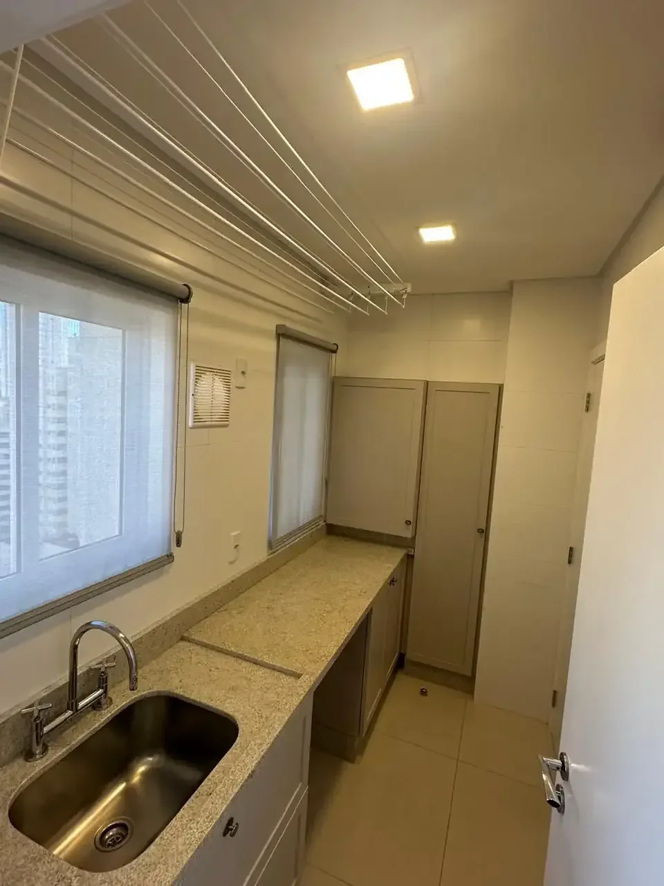Foto 5 de Apartamento Mobilado com 3 Suítes no Centro de BC – Entre a Av. Brasil e a Terceira Avenida, Tranquilidade Total e Lazer Completo
