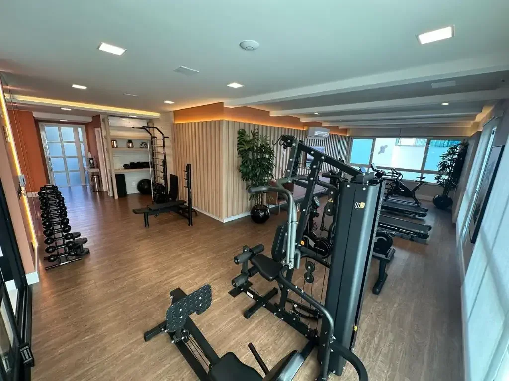 Foto 4 de Apartamento com 4 Quartos e 2 Suítes no Centro de BC – 132m², Mobilado, Rua Reta ao Mar e a Poucos Passos da Terceira Avenida