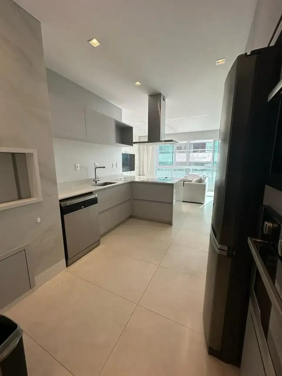 Foto 16 de Apartamento com 4 Quartos e 2 Suítes no Centro de BC – 132m², Mobilado, Rua Reta ao Mar e a Poucos Passos da Terceira Avenida